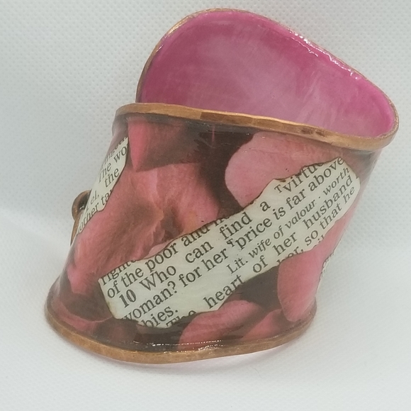 Proverbs 31 Virtuous Women Rose Cuff - Picture 4 of 9